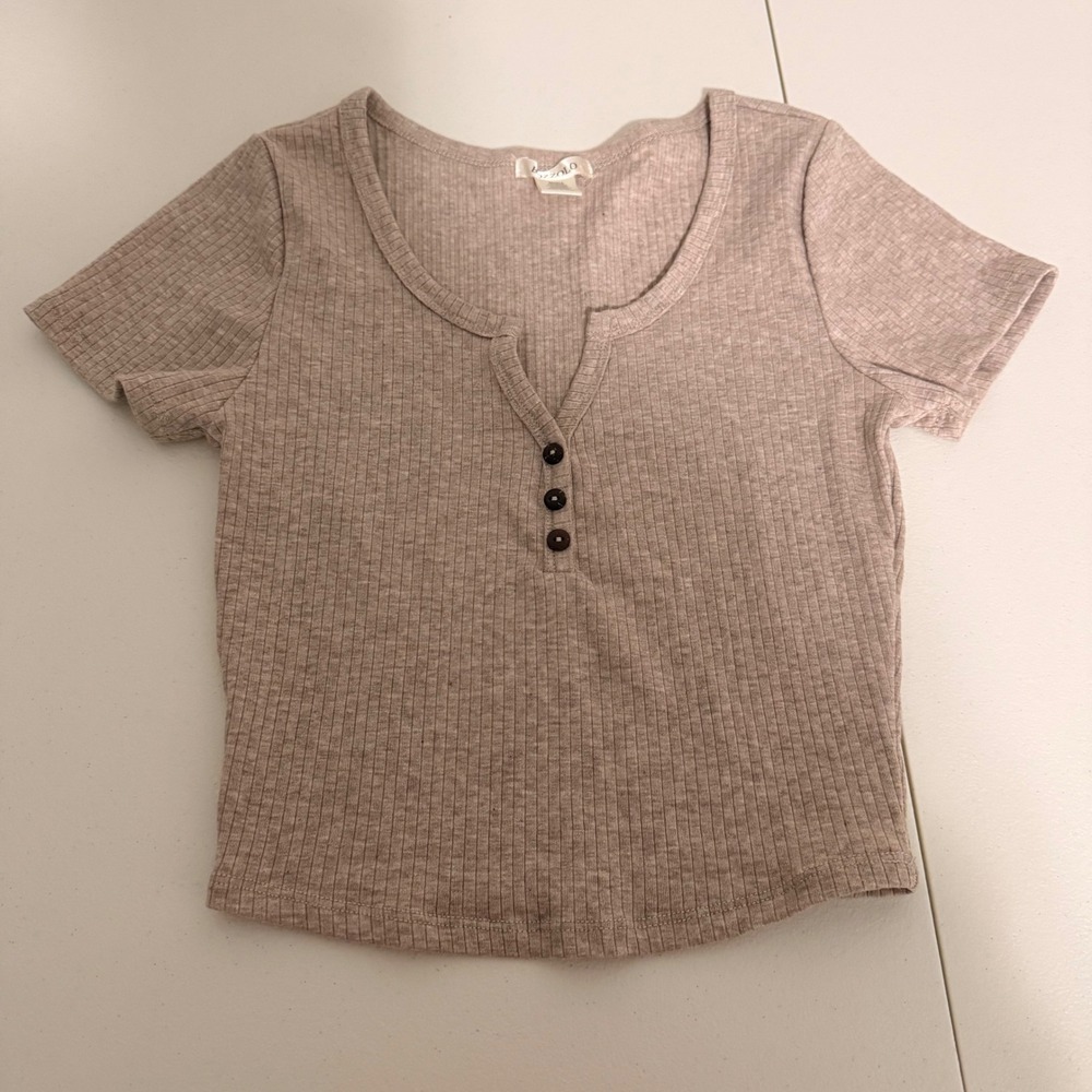 Bozzolo Womens Tan Ribbed Henley Short Sleeve Crop Top HT12111 Small